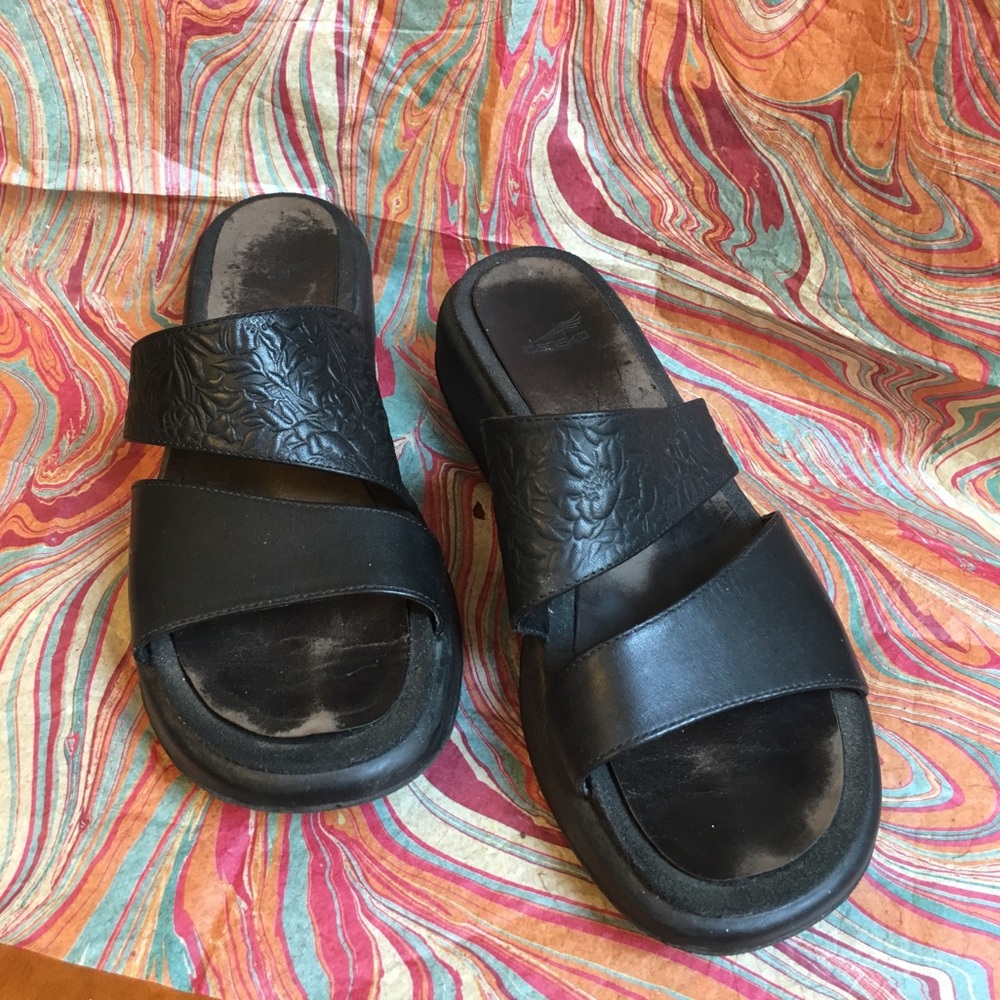 Dansko tooled leather slide sandals size 41
